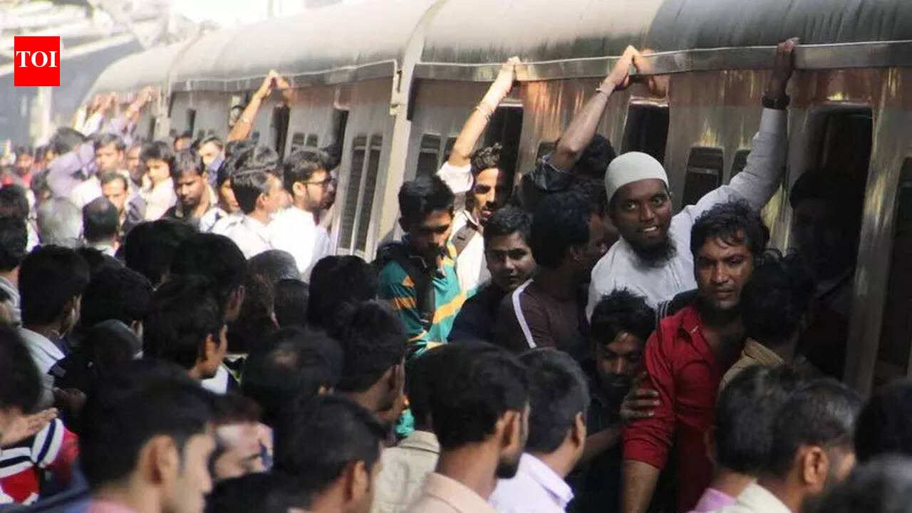 Train fall death: BJP neta seeks Dombivli-Thane bus services