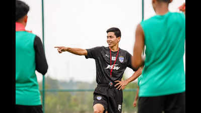 For first time, ISL clubs show faith in domestic coaches