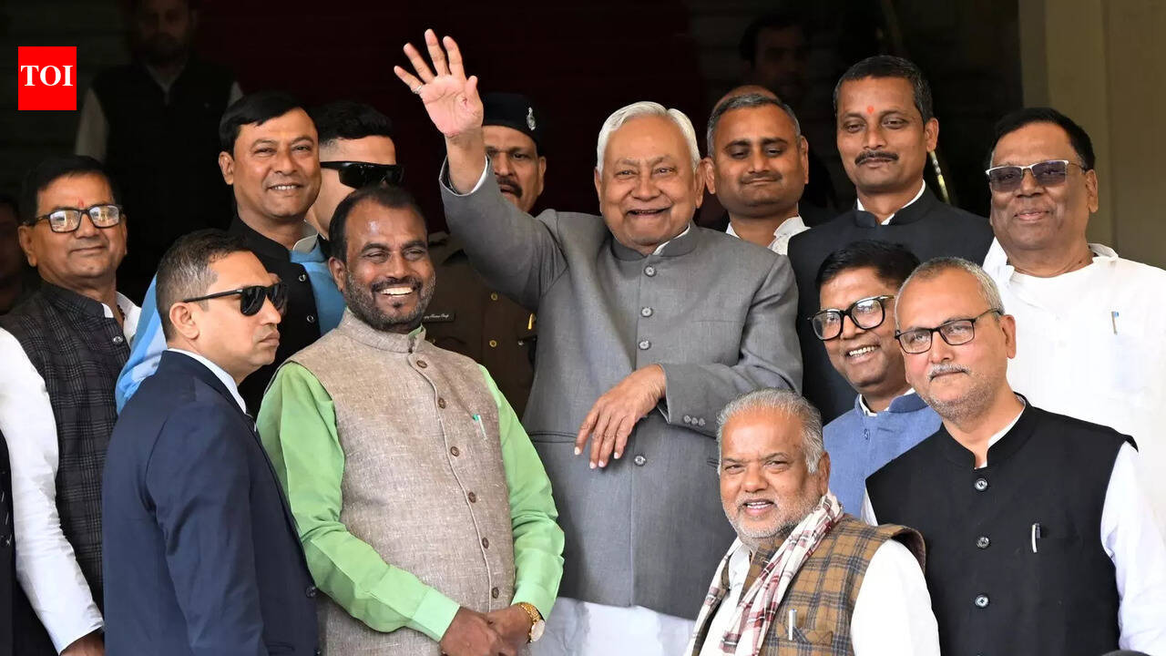 Centre urged to release 3k-crore pending funds