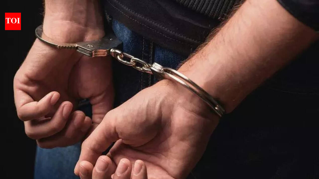 2 from Nepal held for stealing 1cr worth diamond jewellery