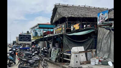 Illegal Loop Road eateries go rooftop