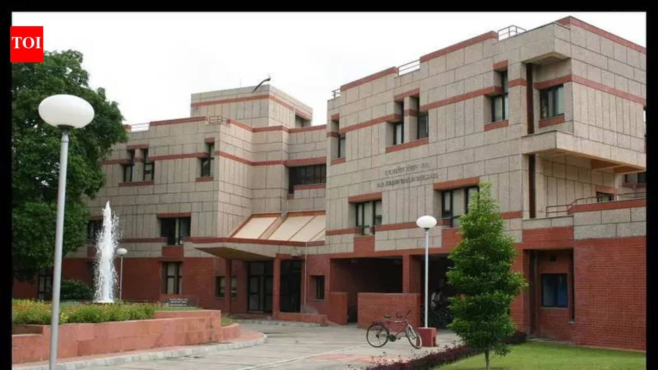 Workshop on digital twin software for semiconductor manufacturing at IIT-K