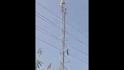 Kannauj youth climbs 100ft tower demanding marriage to GF, falls to death