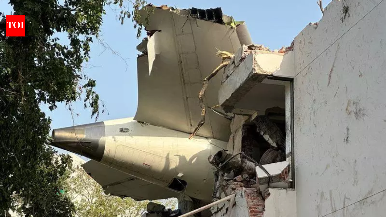 AI wants liability waiver from Ahmedabad crash victims’ kin, offers cash settlement