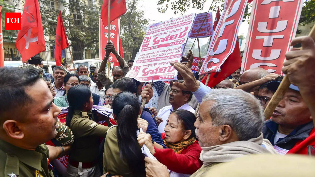 Bharat Bandh Today Live Updates: Nation-wide strike fails to evoke response in West Bengal, bus services suspended in Tamil Nadu  timesofindia.indiatimes.com