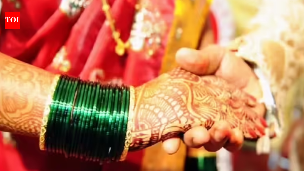 UP woman constable ditches cop fiance hours before wedding, elopes with history-sheeter