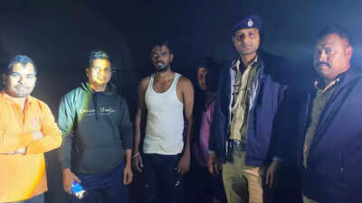 Man falls from moving train into Vaitarna creek, rescued by railway staff, locals in Mumbai