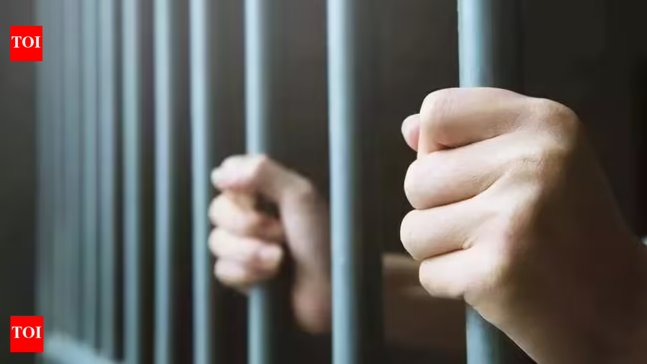 महाराष्ट्र कारागृह भरणे दरात तिसऱ्या स्थानावर, परंतु 4 तुरुंगांमध्ये 17,000 हून अधिक कैदी; राष्ट्रीय दरापेक्षा अधिक