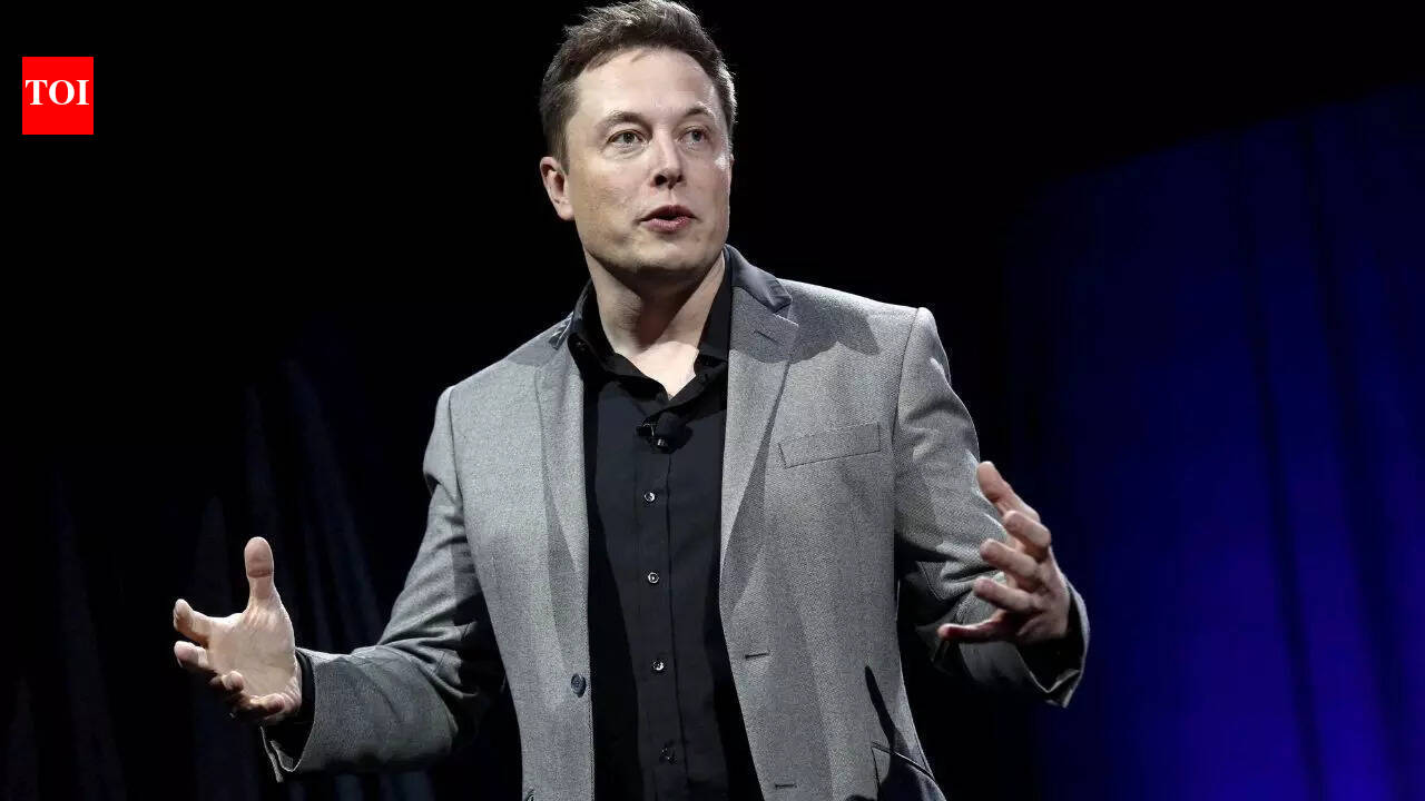 In a First, Elon Musk’s company posts 45-minute all-hands after co-founder exit