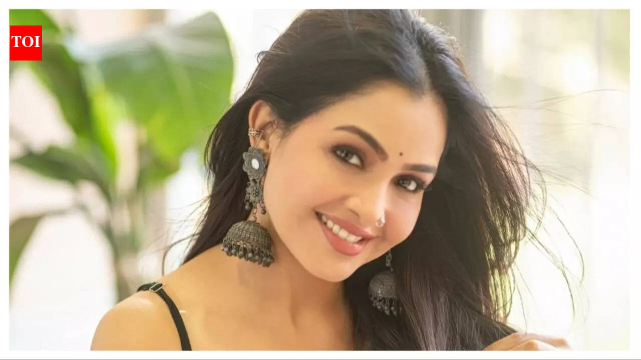 Shubhangi Atre: I am totally a hopeless romantic at heart