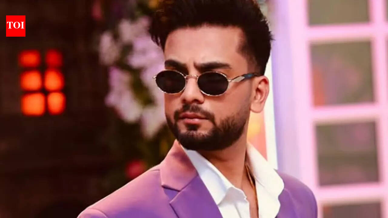 ‘The 50’: Elvish Yadav reacts to contestants constantly talking about him; Abhishek Kumar asks, ‘Are you charging money from them or not?’