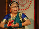Bharatnatyam danseuse gives stunning rendition in Baithak