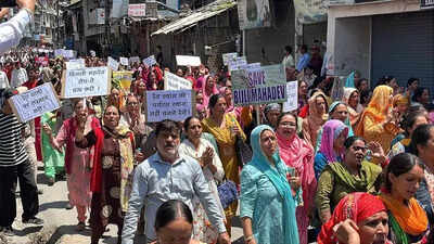 Bijli Mahadev ropeway project suspended after manhandling of site personnel: Minister