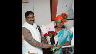 Mungantiwar unveils inclusive development agenda for Chandrapur