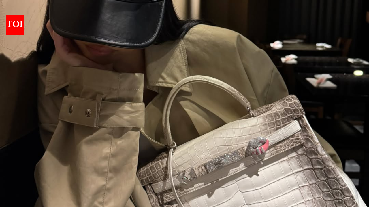 Kylie Jenner flaunts $5k crystal charm before valentines day