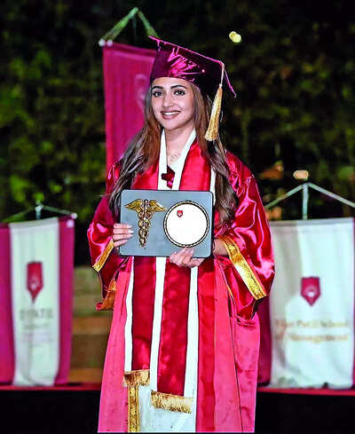  Actress graduates with MBBS degree from Mumbai