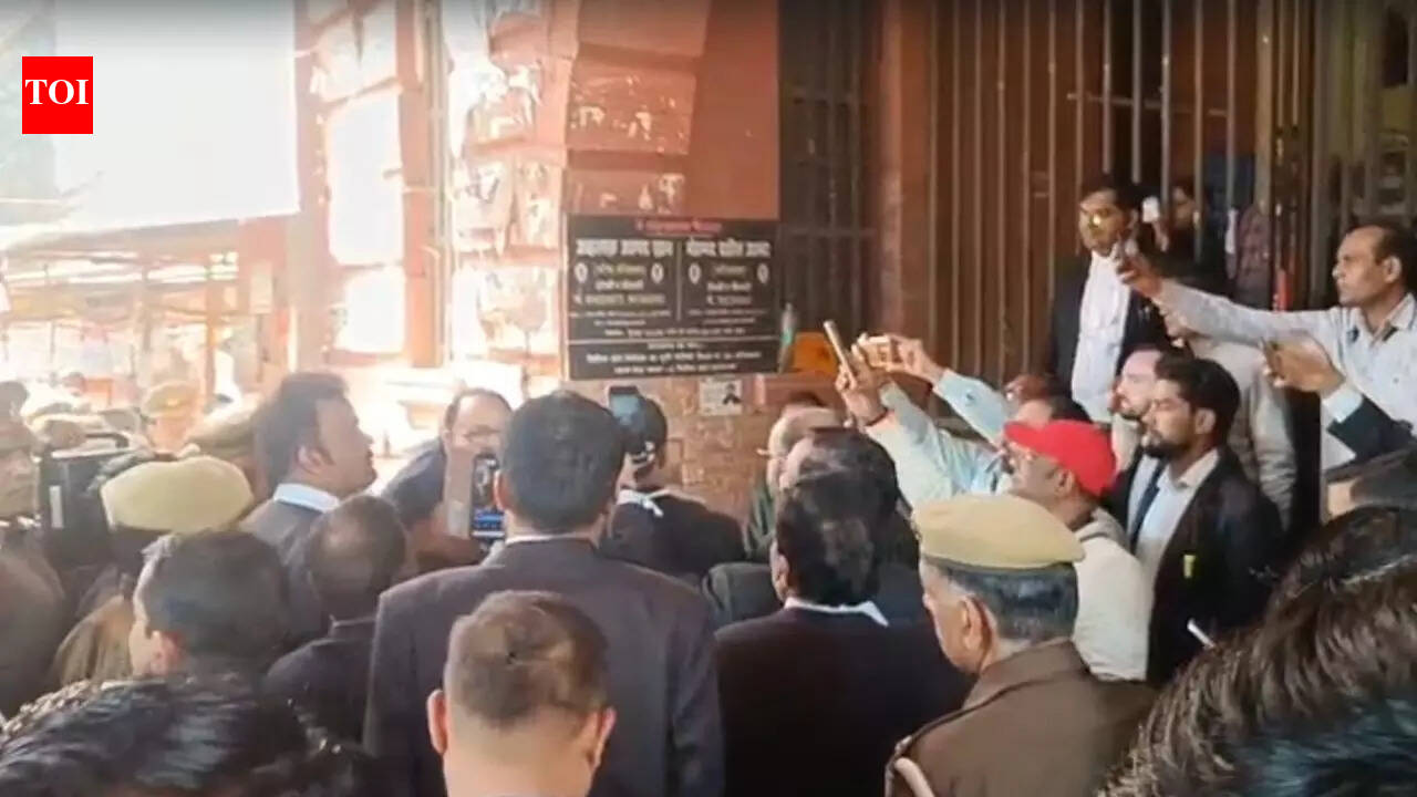 Bomb scare at Varanasi court: District Judge receives bomb threat via email