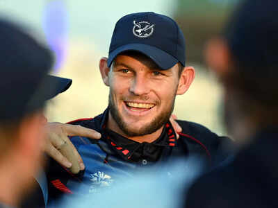  Gerhard Erasmus in awe of Varun Chakravarthy's 'game-breaking' spell