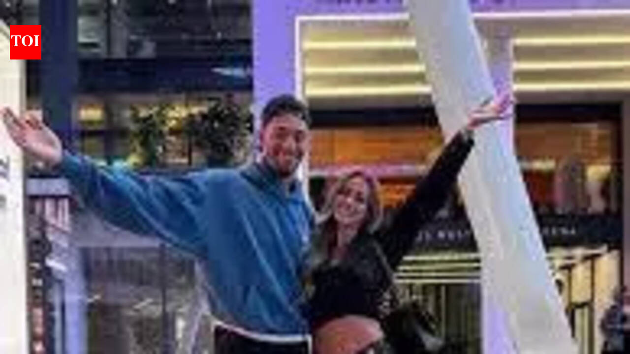 Carolina Hurricanes defenseman K'Andre Miller and girlfriend Addison Clark announce pregnancy as NHL teammates react online