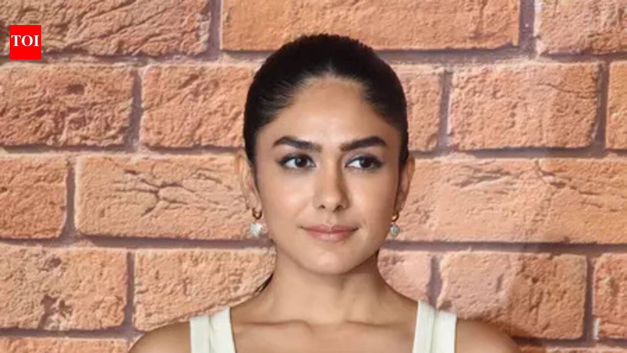 Mrunal Thakur declares ‘single, ready to mingle’, candid confession to Akshay Kumar on Wheel Of Fortune