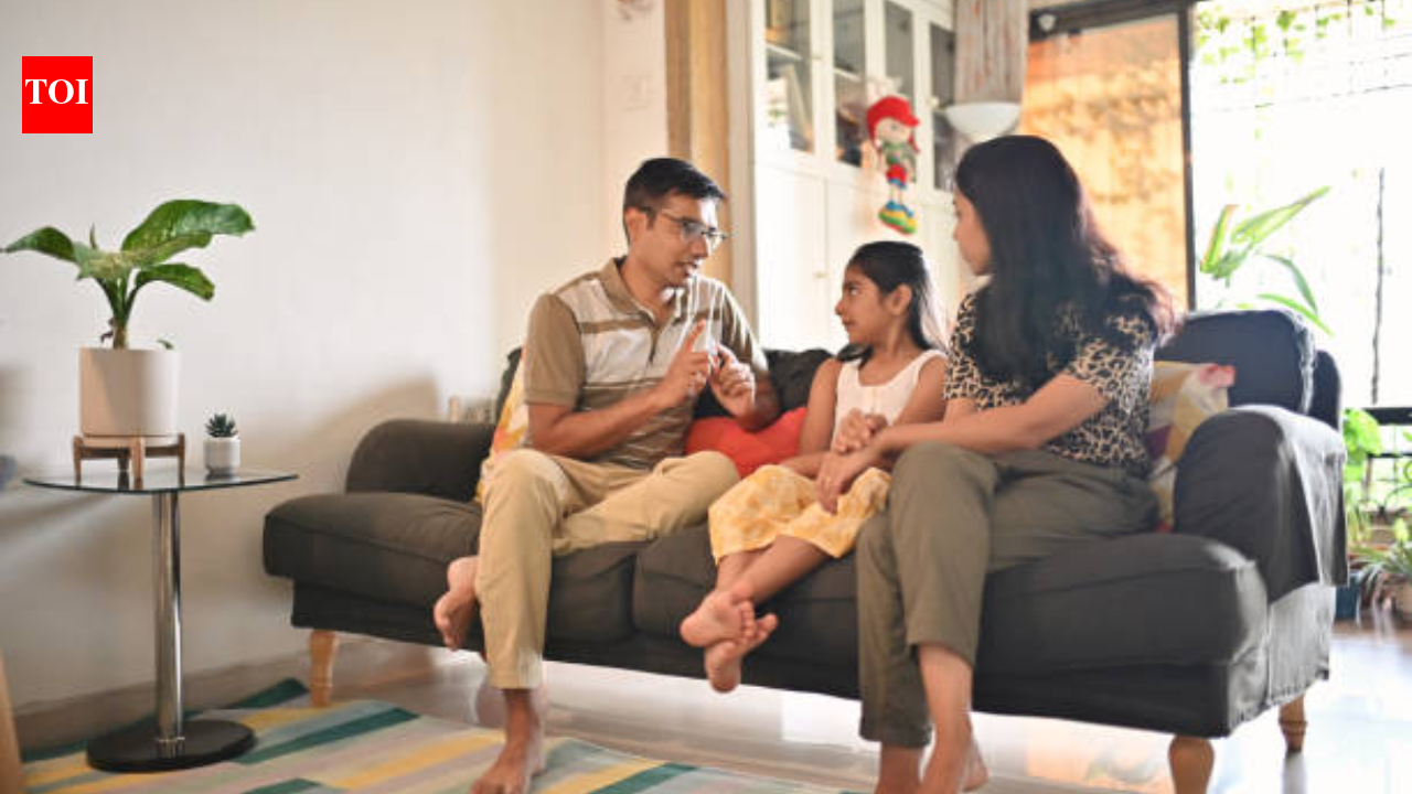 From caring to counting minutes: Early signs of parental burnout