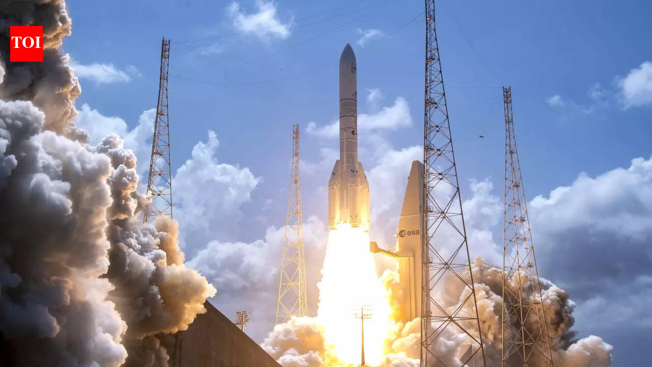 Amazon deploys 32 satellites to orbit for internet, French President Emmanuel Macron says ‘package delivered’