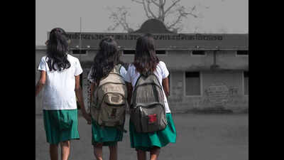 Arms smuggler hiding in Koderma primary school arrested