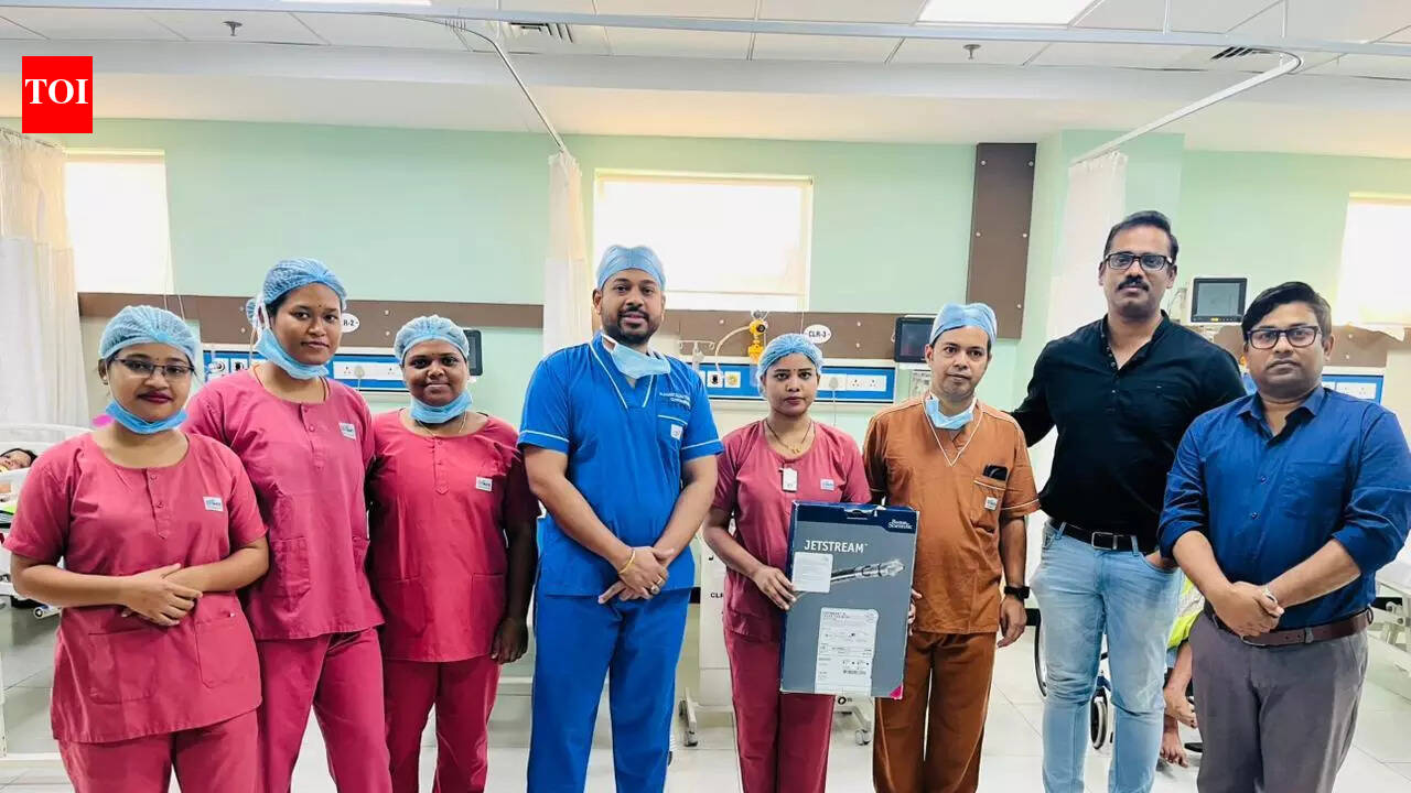 Doctors save man’s leg from amputation