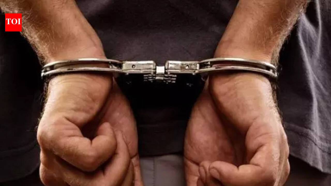 Man arrested with 7.5 kg of cocaine at Hatia railway station