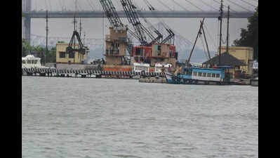 Lankan sailor falls off ship in Hooghly, body found