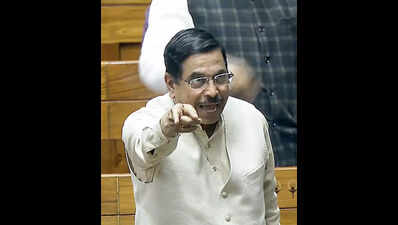 Rice millers meet Prahlad Joshi, highlight space shortage