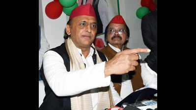 Akhilesh accuses BJP of making new mafia, neglecting devpt in Kanpur