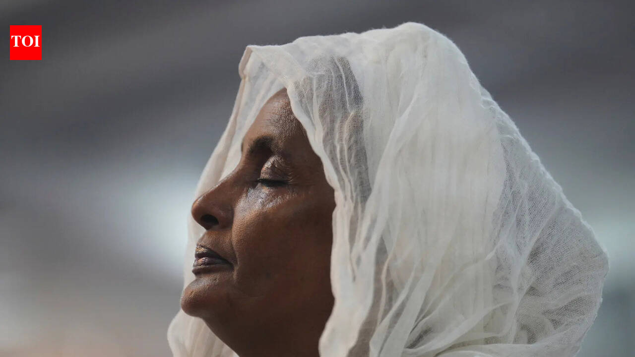 Singapore tops religious diversity; Christians largest, Muslims fastest growing, Hindus near 15% globally: Study