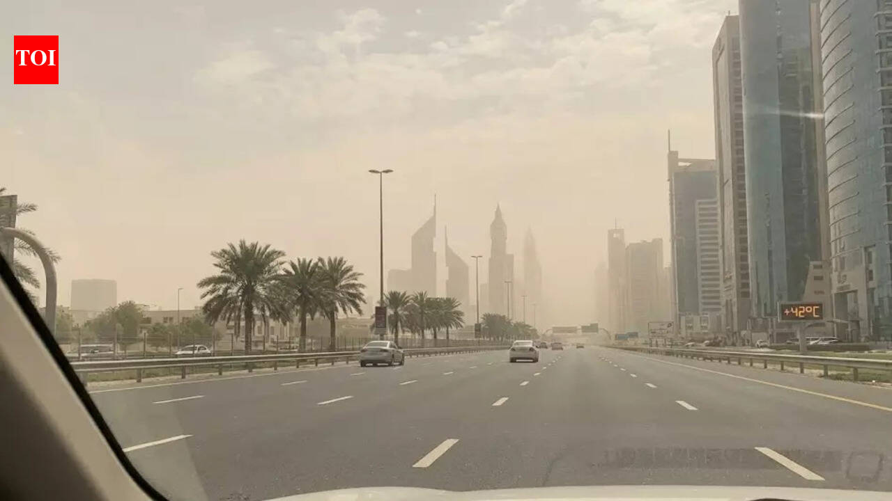 UAE weather: Mercury to hit 34°C today; authorities warns of early morning fog