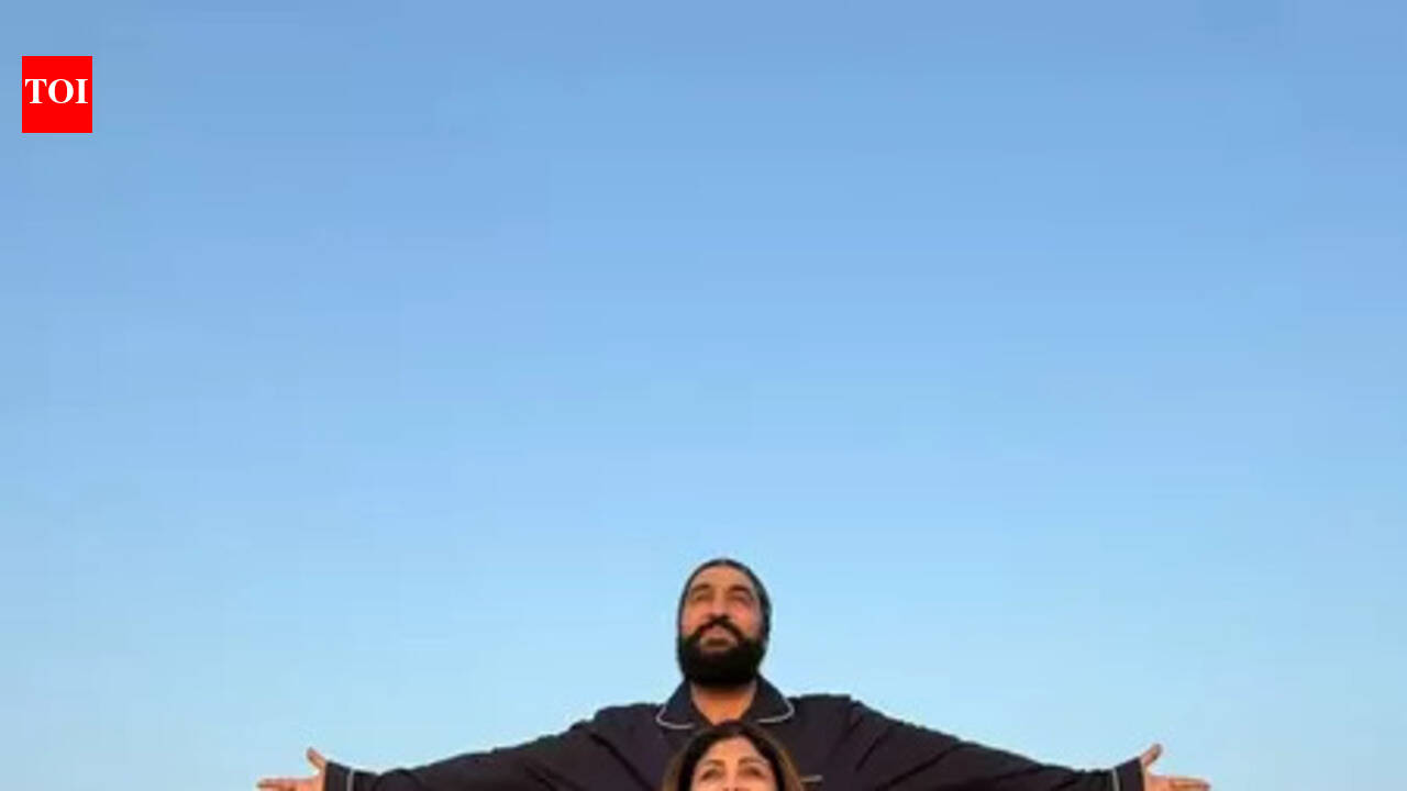 Shilpa Shetty recreates iconic 'Titanic' pose with Raj Kundra on Valentine’s Day