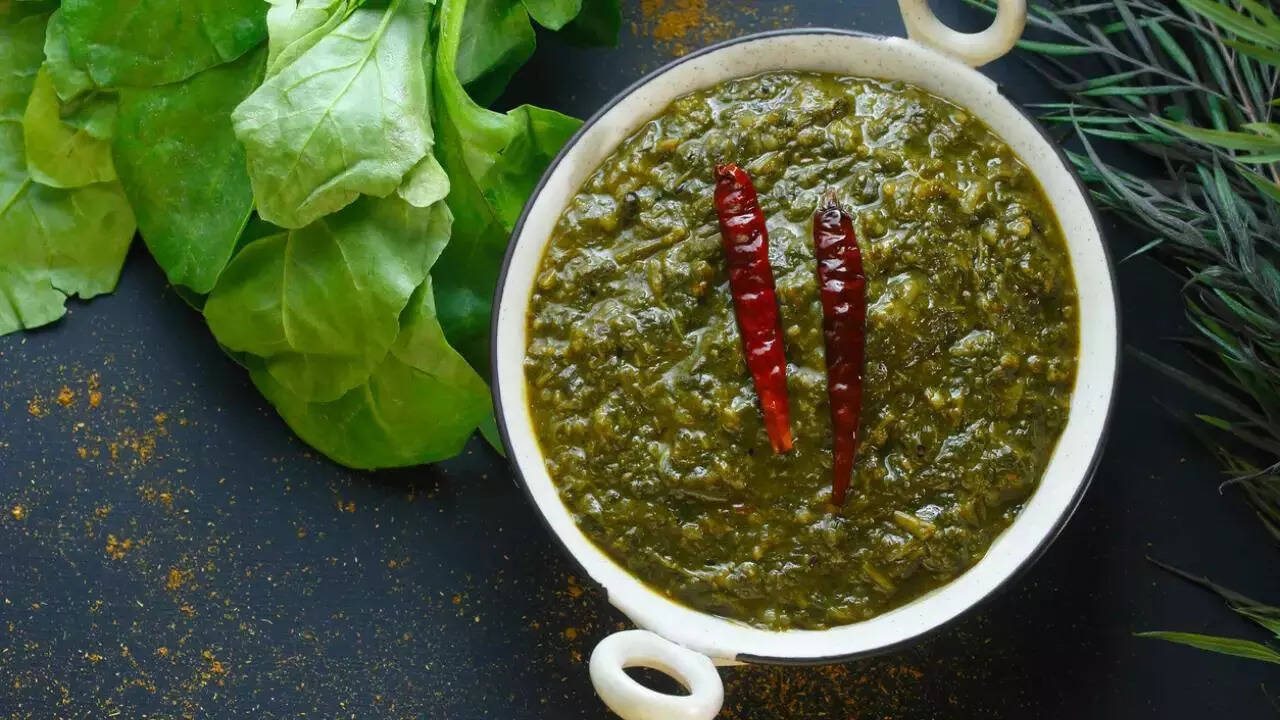 How To Cook Healthy Punjabi Sarson Da Saag Without Cream Easily