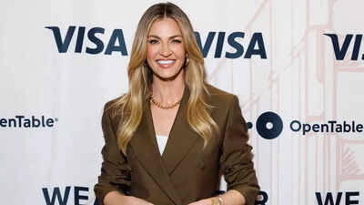  Erin Andrews reveals how her sold-out NFC championship coat sparked a social media frenzy