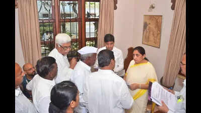 Call to fulfil Ajit Dada’s promise in deputy CM Sunetra’s first interaction session with citizens in Baramati