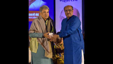 Wadkar, Kolhapure Enthrall Seniors At Khasdar Mahotsav On Inaugural Day