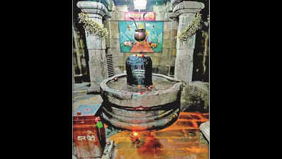 Bhatala’s temple without shikhar houses Vidarbha’s largest Shivling