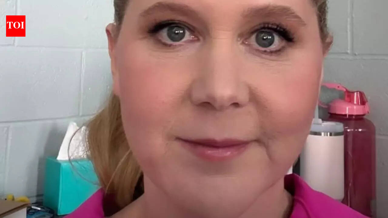 Amy Schumer is all about self-love this Valentine’s after split with Chris Fischer; shares a selfie in ‘Crying Corner’