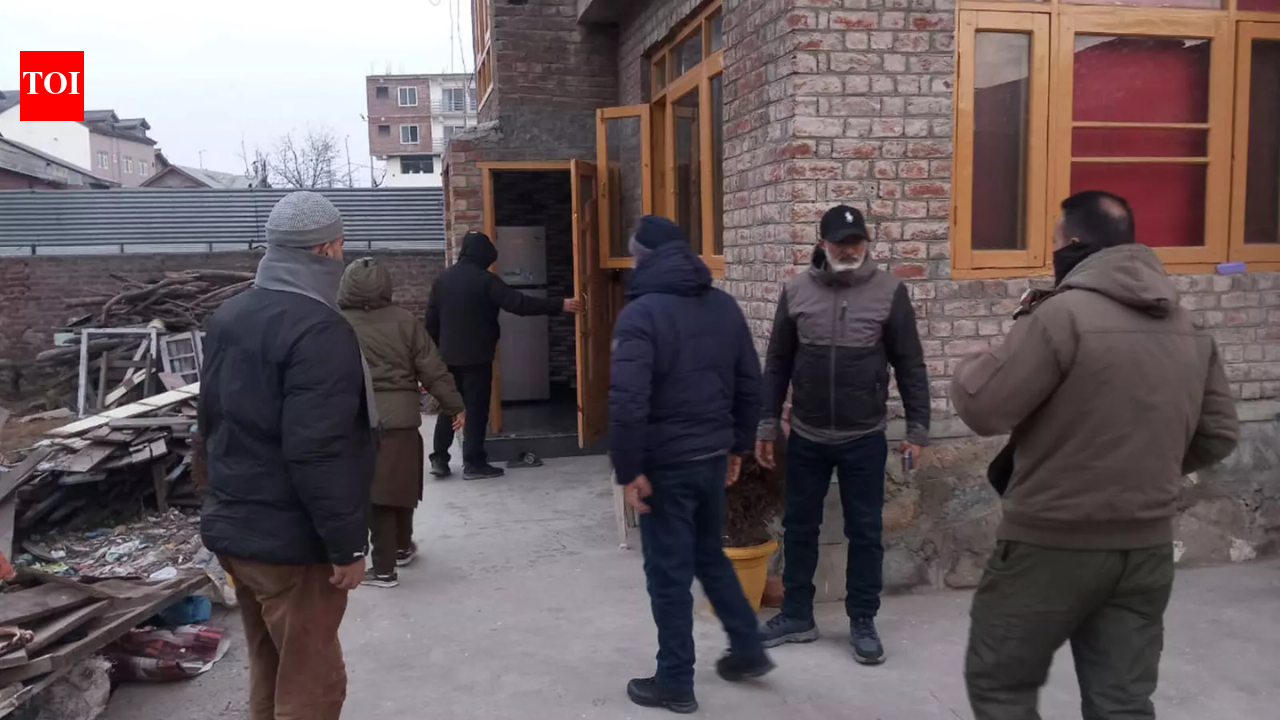 Security agencies freeze 8,000+ mule accounts in J&K; officials flag funds may be exploited for anti-national activities – The Times of India