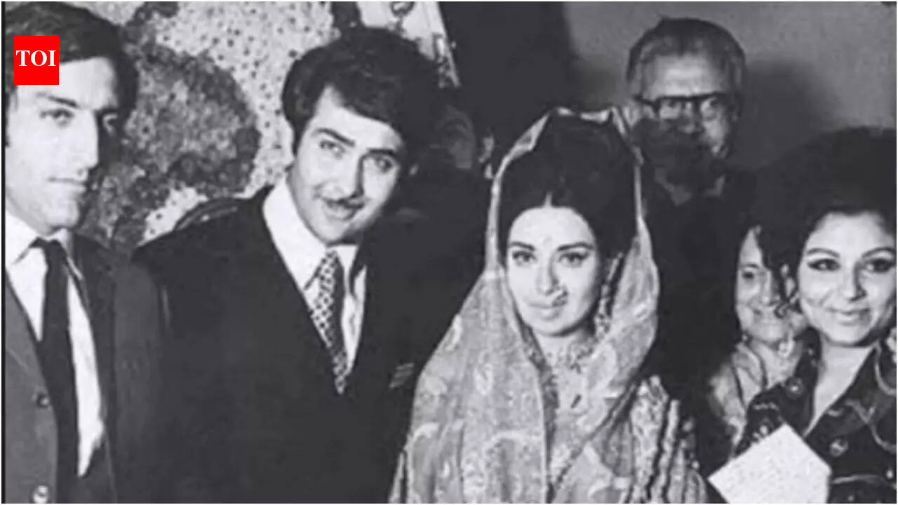 Saba Pataudi posts RARE wedding picture of Randhir Kapoor and Babita, wishes happy birthday – see post | Hindi Movie News – The Times of India
