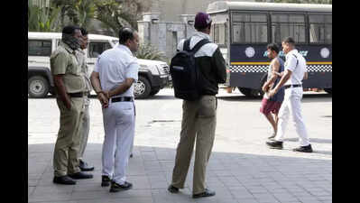Oil lamp lit for Shivratri sparks fire at Tollygunge apartment