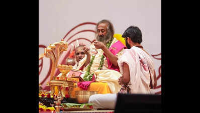 Thousands celebrate Shivaratri with Sri Sri in Bengaluru