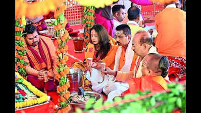 Devotees celebrate Shivratri in city; cops ensure smooth traffic