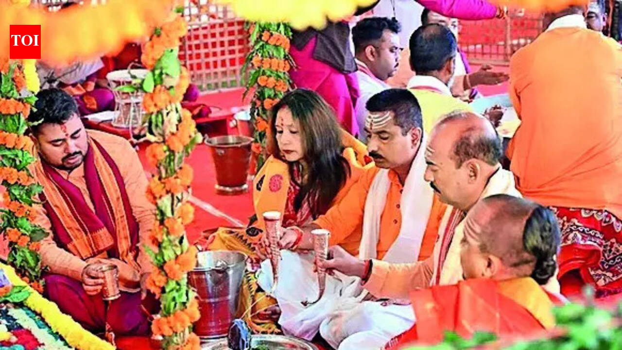 Devotees celebrate Shivratri in city; cops ensure smooth traffic