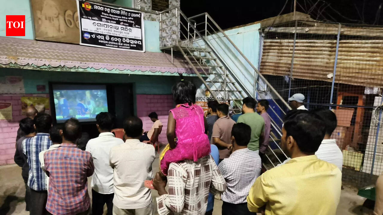 Air of jubilation fills Bhubaneswar  as India hammer Pak in T20 World Cup tie