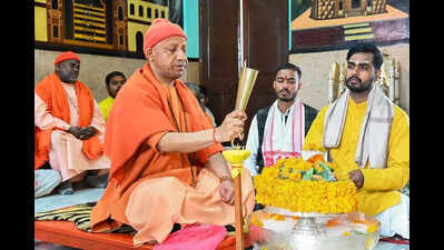 CM performs Rudrabhishek at Gorakhnath temple, prays for prosperity of people