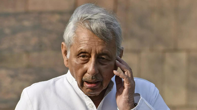 Congress In Damage Control Mode After Mani Shankar Aiyar’s Baton Remark To Kerala Chief Minister